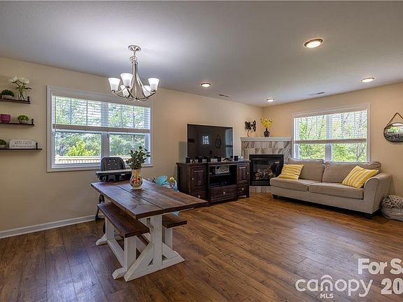 4th image of 101 Towne Pl