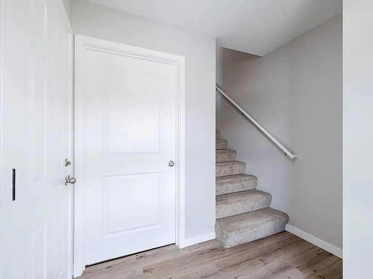 3431 Glenbrook Cir S — Photo 4