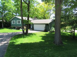 5880 Hidden Oaks Cir SE, Prior Lake, MN 55372