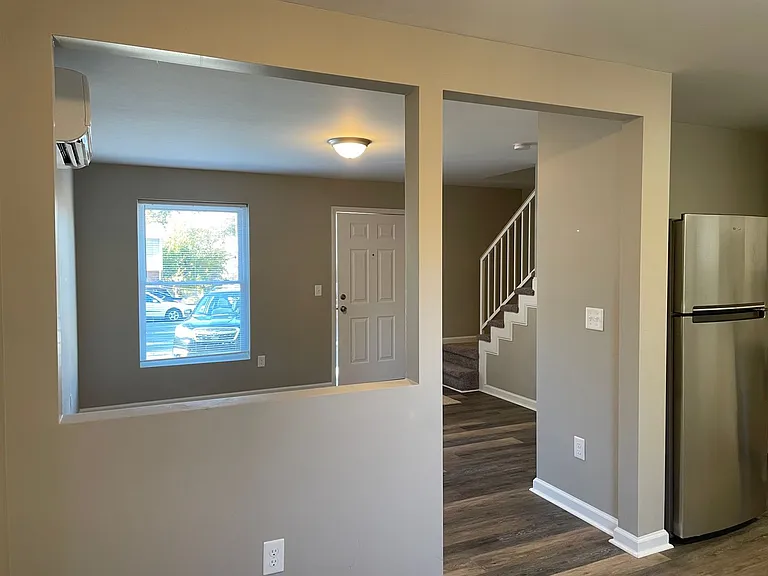 2335 Carmine St — Photo 8