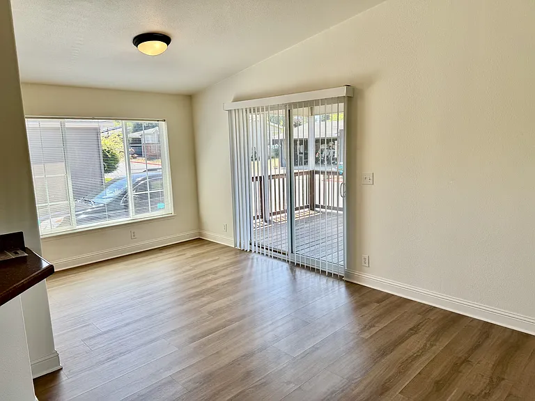 1015 Oak St #75 — Photo 6