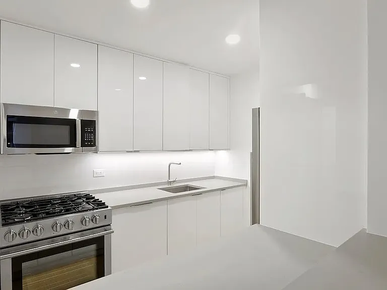 75 W End Ave #S7J — Photo 13