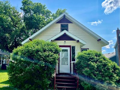 913 Cedar Ave, Harvey, ND, 58341