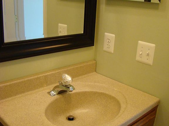 5th image of 1001 Jessicas Ct APT L