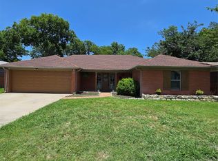 7609 Oxley Dr, Richland Hills, TX 76118