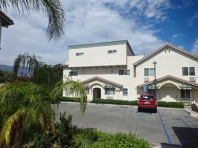 1st image of 615 Harvard Blvd #104