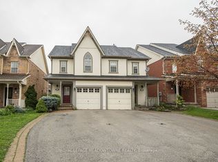 6867 Shade House Ct N, Mississauga, ON L5W 1C3