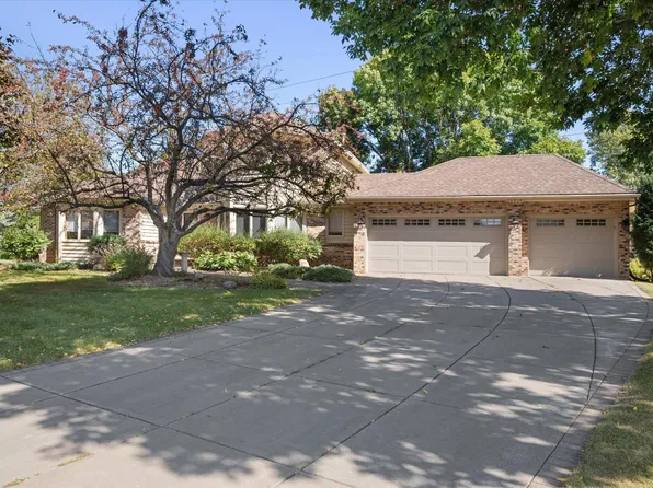 8924 Ashley Ter, Minneapolis, MN 55443