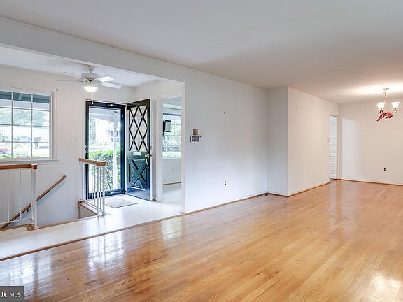 4th image of 5165 Linette Ln