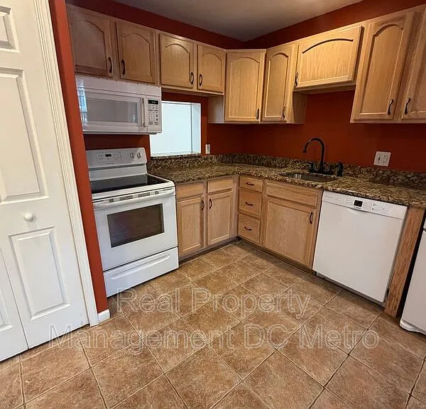 1406 Carrollsburg Pl SW — Photo 12