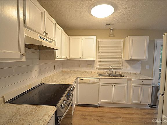 5th image of 2253 Clonmel Pl