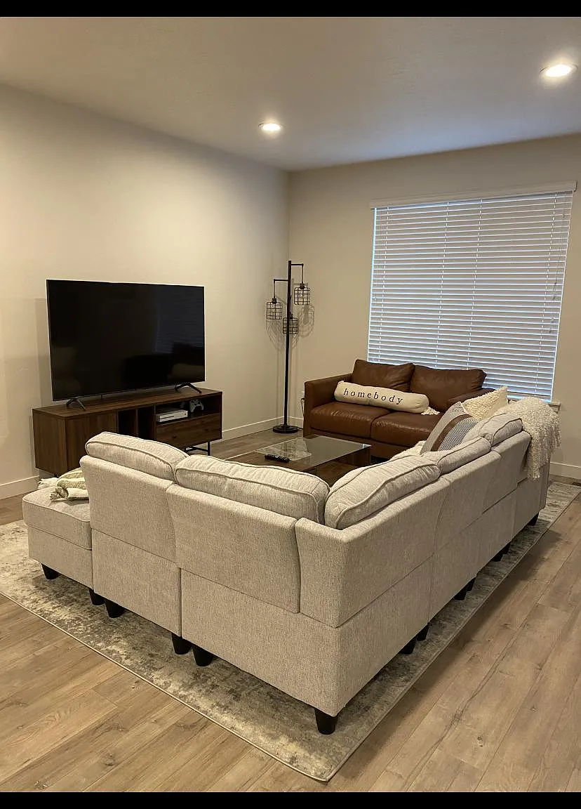 4 bed, 2219 sqft, $2,495 — Photo 4