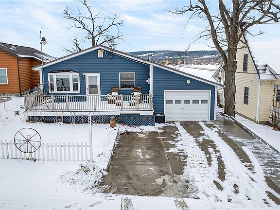 3rd image of 460 Stover Rd