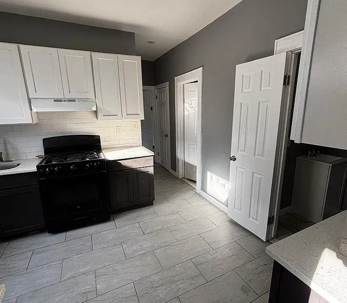 3 bed, 1.5 bath, $2,100 — Photo 1