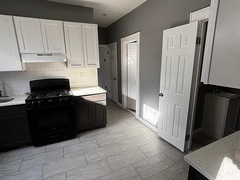 137 Huntington Ter #1L