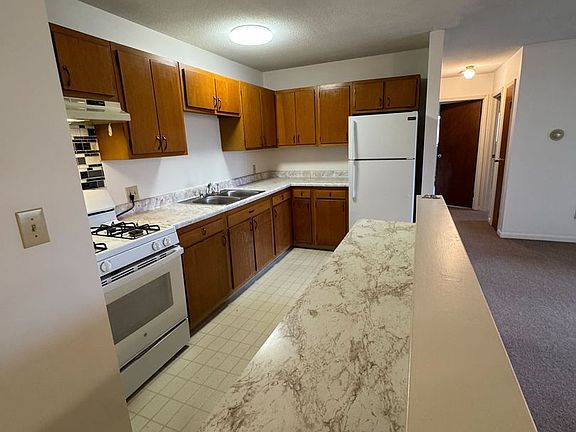 3rd image of 382 River St #3B