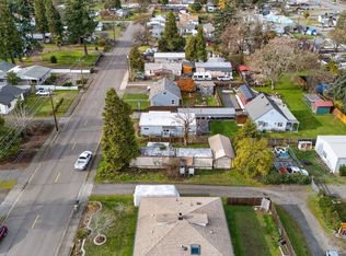 47521 School St, Oakridge, OR 97463