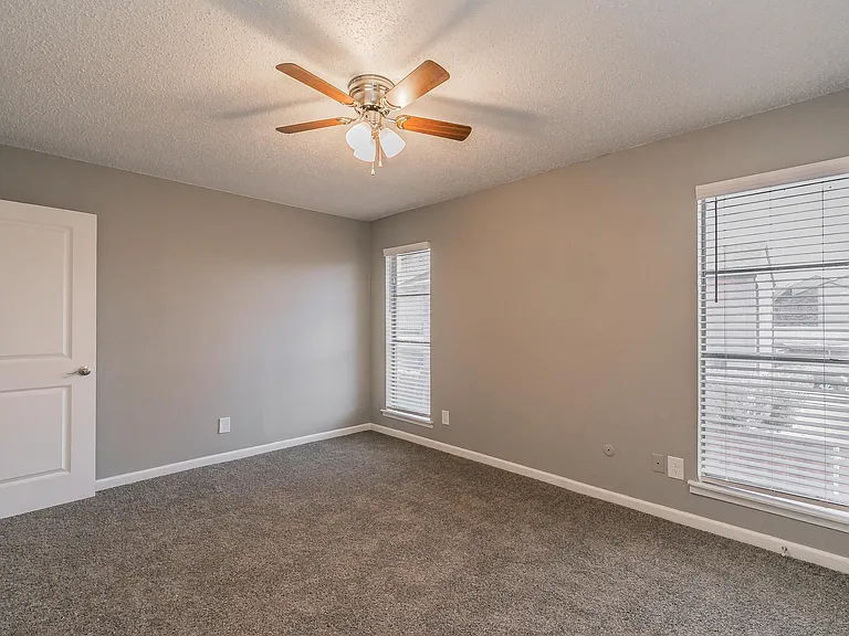 Station 121 at Town Center Apartments — Photo 238