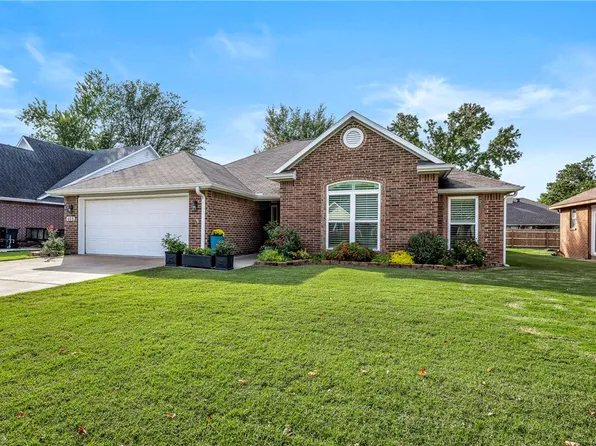 408 N 39th St, Rogers, AR 72756