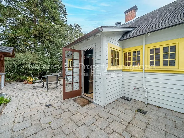 862 Short St — Photo 8