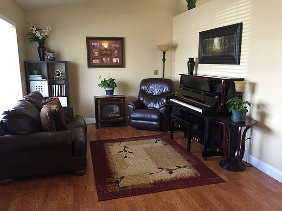 2nd image of 688 E Airport Dr