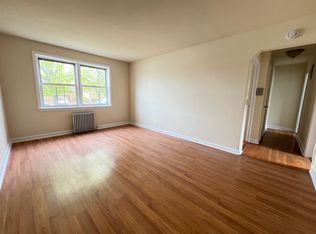 17106 28th Ave APT A, Flushing, NY 11358