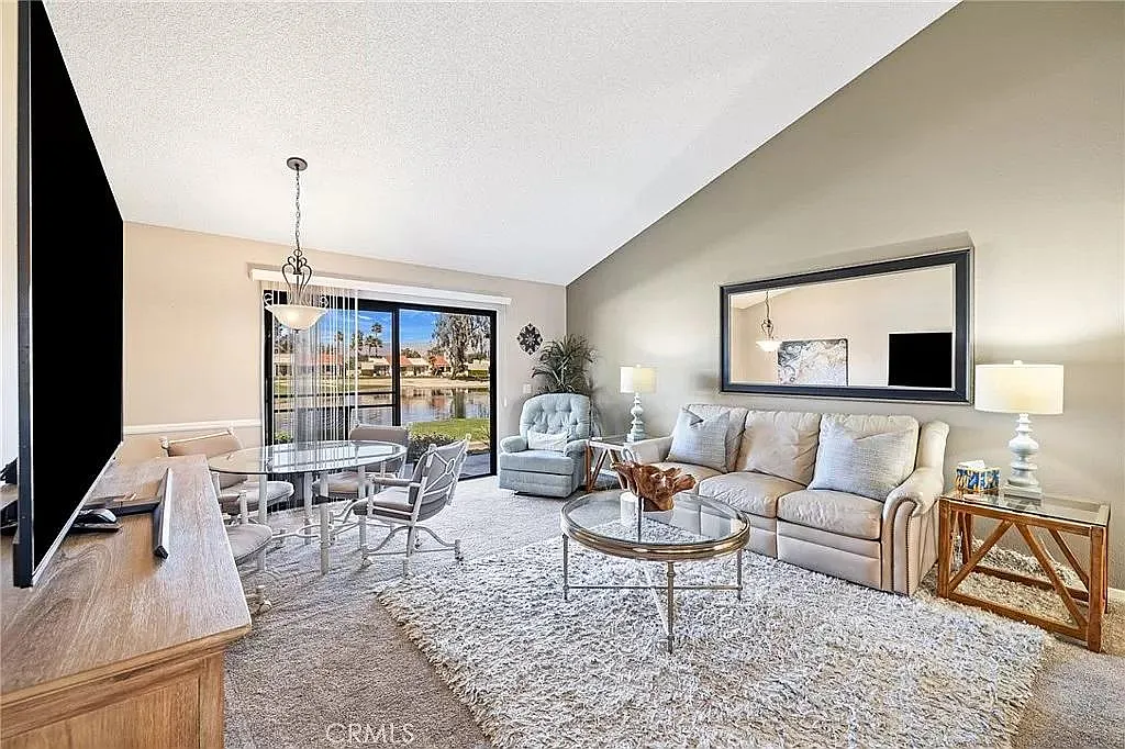 2 bed, 1177 sqft, $4,000 — Photo 1