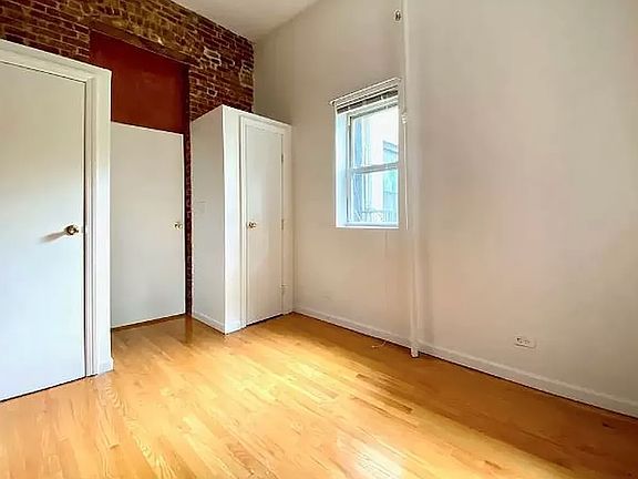 4th image of 103 W 70th St APT 3B