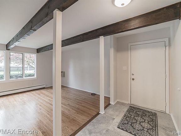 3rd image of 359 Concord Pl