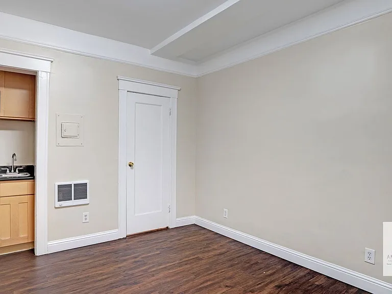 621 Taylor St — Photo 10