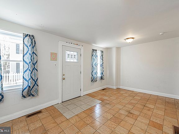 2nd image of 124 North St