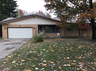 8743 Falls Ln, Broadview Heights, OH 44147