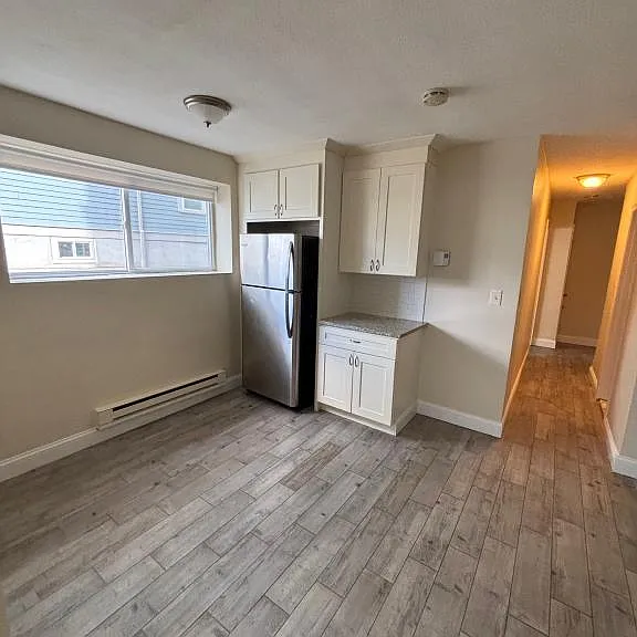 656 Hyde Park Ave — Photo 2