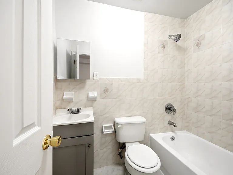 82 Morningside Ave #1 — Photo 6