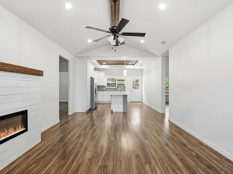 5718 Barkridge Dr — Photo 8