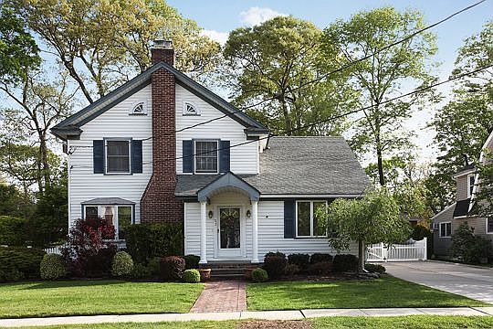 2nd image of 27 Hampton Ct