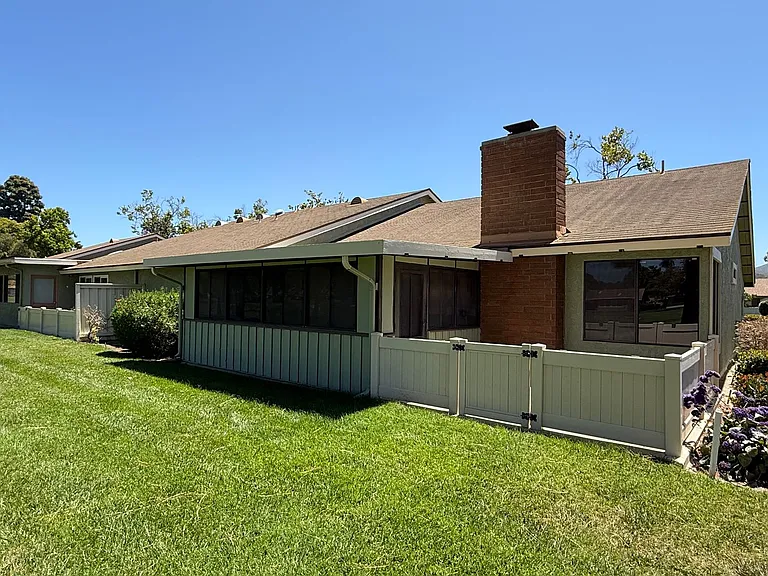 17105 Village 17 — Photo 24
