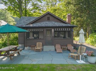 242 W Shore Dr, Lake Ariel, PA