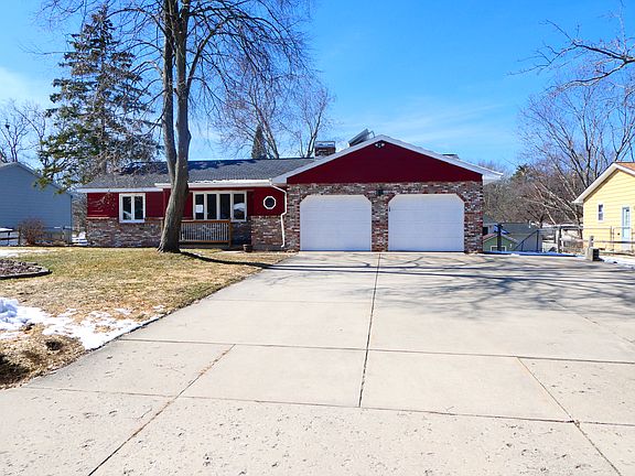 3rd image of 4849 Grenadier Dr SW