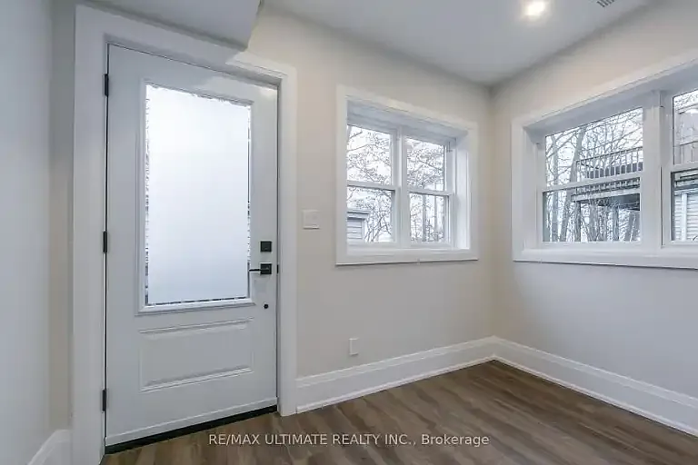 19 Fernwood Park Ave #1A — Photo 1
