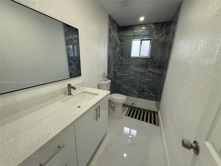 17221 NW 32nd Ave — Photo 4