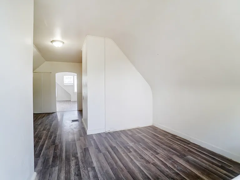1768 Williams Ave — Photo 16
