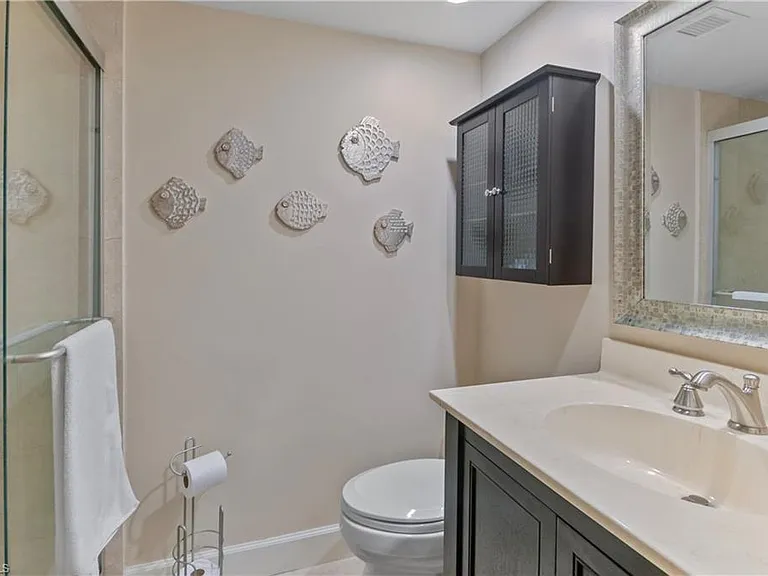 29 High Point Cir E #503 — Photo 15