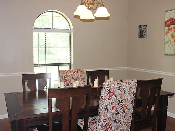 4th image of 31 Park Place Dr