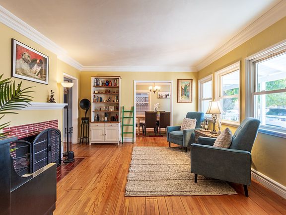 4th image of 5012 Cartwright Ave