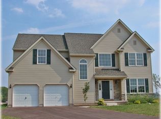 108 Harvest Glenn Dr, Harleysville, PA 19438