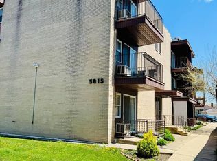 5815 N Spaulding Ave APT 2B, Chicago, IL 60659