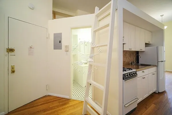 Rented by Red Sparrow Realty Group | media 26