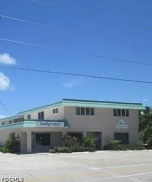 2428 Palm Ridge Rd — Photo 13