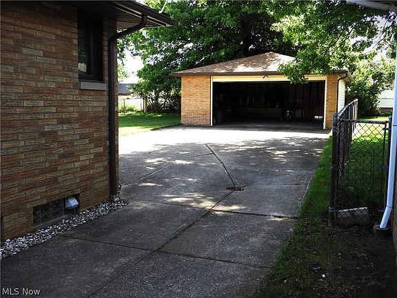 2nd image of 6319 Saylor Dr